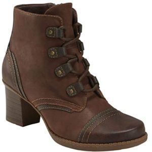 Earth Origins ankle boots, brown, like new condition. Size 10